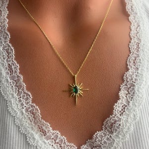 Emerald Green North Star Necklace / 925 Sterling Silver Polar Star Necklace / 18k Rose Gold Plated and Silver / Emerald Necklace