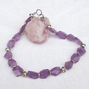 Kette lila violett Amethyst Nuggets poliert 53 cm Bild 3