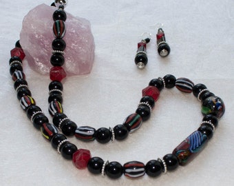 African Tradebeads Millefiori Necklace + Earrings black red silver Necklace 68 cm