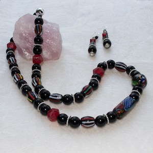 African Tradebeads Millefiori Kette Ohrhänger schwarz rot silber Necklace 68 cm Bild 1