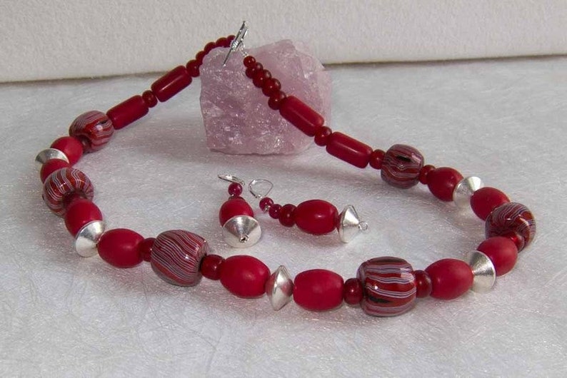 African Tradebeads Kette rot Liebeserklärung an Afrika Massai Mara 51 cm Bild 1