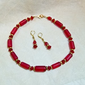 African Tradebeads necklace with ear hook red roller and petroleum jelly beads 44 cm image 3