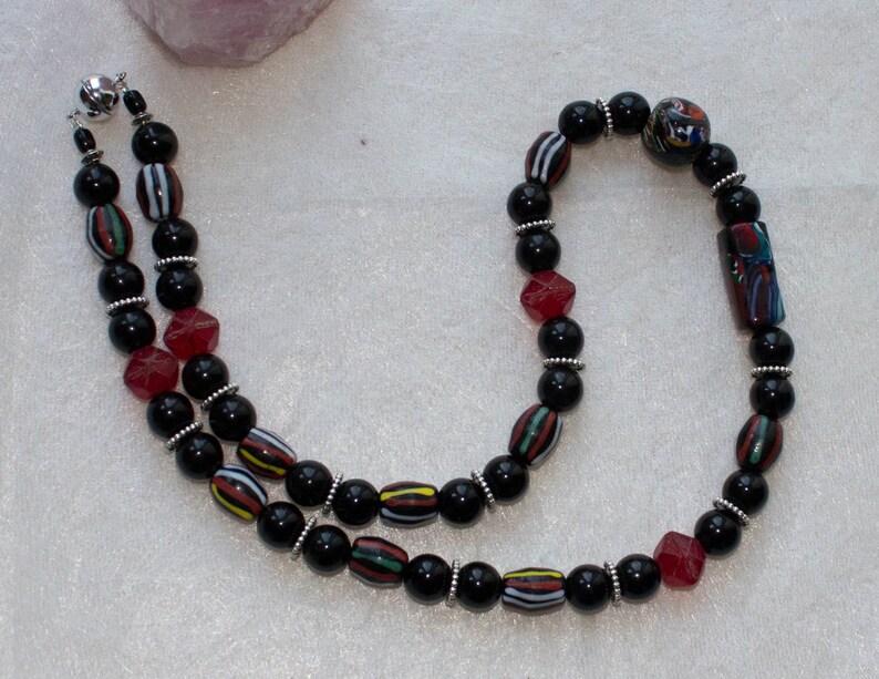 African Tradebeads Millefiori Kette Ohrhänger schwarz rot silber Necklace 68 cm Bild 4