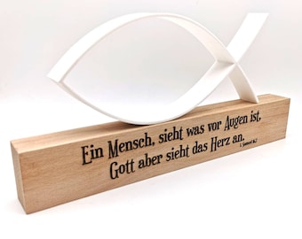 Holzsockel mit Fisch Symbol. inkl. individueller Gravur(z.B. Taufspruch Konfirmationsspruch) Geschenk zur Konfirmation / Taufe / Kommunion.