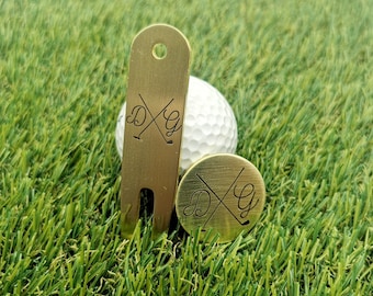 Golf Ballmarker + Divot Tool Set mit Initialen. Geschenk für Golfer und Golferinnen. Individuelle Sonderanfertigung. Weihnachtsgeschenk