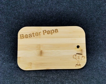 Schneidebrett Bester Papa Pokal- Vatertagsgeschenk für den besten Papa Vater. Frühstückbrettchen, Bambus