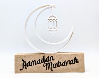 Ramadan Mubarak - Holzsockel mit Halbmond und Laterne inkl. individueller Gravur(z.B. Namen, Gedicht etc.) Geschenk zum Ramadan, Zuckerfest