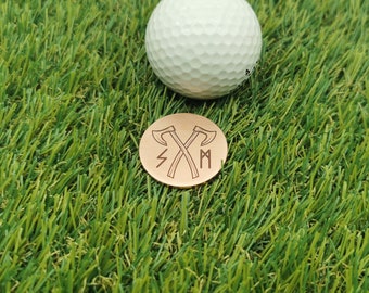 Golf Ballmarker Wikinger Axt mit Initialen. Kupfer 30 x 2 mm. Für Golfer und Golferinnen. Individuelle Sonderanfertigung. Wikinger Münze