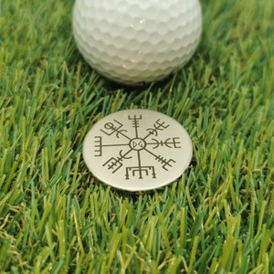 Golf Ballmarker Vegvisir. Neusilber 30 x 2 mm. Für Golfer und Golferinnen. Individuelle Sonderanfertigung. Wikinger Münze Bild 1