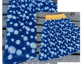 Knee-length daisy skirt ladies hip skirt blue flowers blossoms daisies