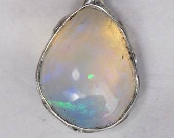 Welo Opal Pendant