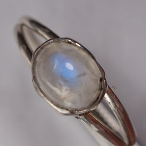 Anello di pietra di luna