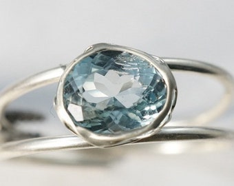 Aquamarine Ring, duchowa zabawka