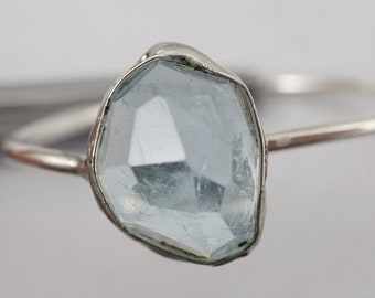 Aquamarine Ring, duchowa zabawka