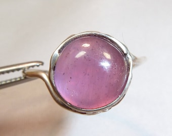 Bague rubis, jouet spirituel