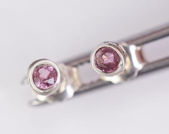 Pendientes Ruby Stud