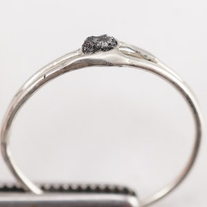 Schwarzer Rohdiamant Ring, Spirituelles Spielzeug Bild 4