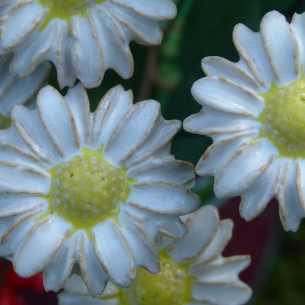 weiße Margherite als Gartenstecker, Blume Stecker Blumenstecker aus Keramik - Miniatur - Deko - Pflanzenstecker - Ton Margheritenstecker