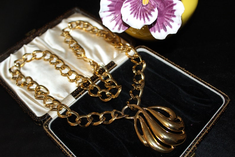 Napier Signed Designer High End Runway Gold Plate Modernist Necklace OR BEST OFFER