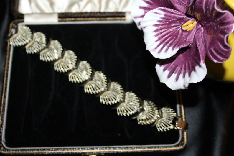 Coro Designer High End Gold Plate Textured Modernist Amazing Wonderful Bracelet