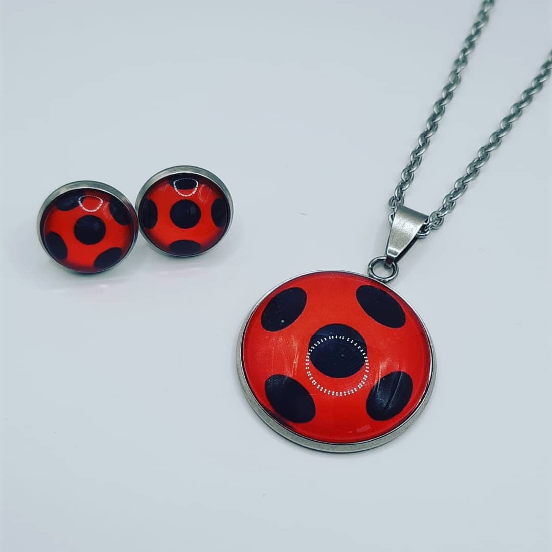 Brosse et collier Miraculous Ladybug à prix bas