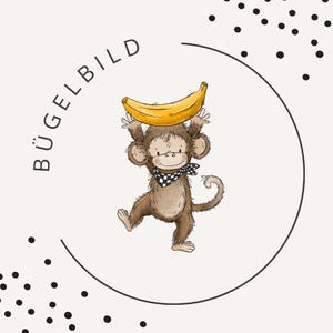 Könnte beinhalten: Eine grafische Illustration eines braunen Affen, der eine gelbe Banane über dem Kopf hält und ein schwarz-weiß kariertes Halstuch trägt. Der Text BÜGELBILD steht auf der linken Seite, umschlossen von einem dünnen schwarzen Kreis mit Punkten.