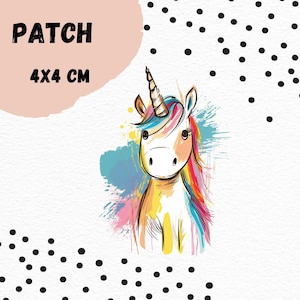 Könnte beinhalten: Ein farbenfroher Einhorn-Patch mit einer Regenbogenmähne und einem rosafarbenen Horn. Der Patch ist 4x4 cm groß und perfekt, um jedem Projekt eine verspielte Note zu verleihen.