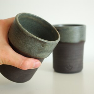 Green-brown medium ceramic cup image 6