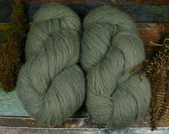 REA NIXE - natürlicher Fluff mit Alpaka, pflanzengefärbtes Garn, Lauflänge 400 Meter, (220 EUR/kg)