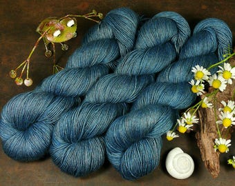FUMY SAPHIR - 120gr Merino Seide Yak Singlesgarn handgefärbt (100gr/Euro 22,00), pflanzengefärbtes zartes Edelgarn