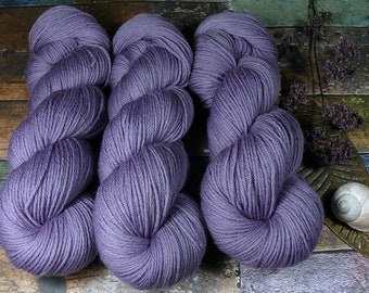 LILÖ ROSY - Bio Merino Wolle 320m Lauflänge, pflanzengefärbte kuschelweiche reine Wolle von Rosy Green Wool, Biowolle, (200 EUR/kg)