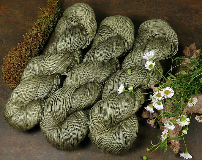 Featured listing image: FUMY DSCHUNGEL - 120gr Merino Seide Yak Singlesgarn handgefärbt (235 EUR/kg), pflanzengefärbtes zartes Edelgarn