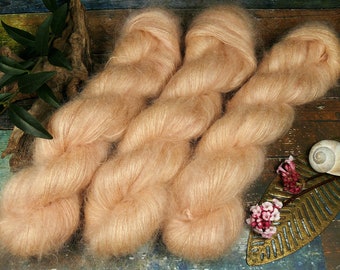 ZARTE APRIKOSE - 50gr Kidsilk Lace (1kg/430 EUR), Kidmohair & Seide pflanzengefärbt, edles Lacegarn mit Mohair, Lauflänge 420 Meter