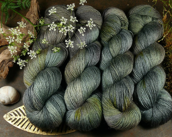 Featured listing image: FUMY SCHATTENWALD - 120gr Merino Seide Yak Singlesgarn handgefärbt (1kg/220 EUR), pflanzengefärbtes zartes Edelgarn