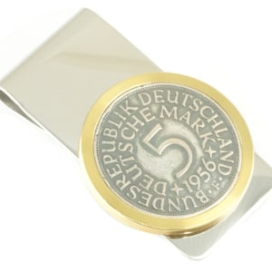 Pengklämma 5 DM Tyskland med mässingsrondell, förgylld + datum