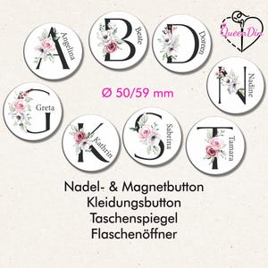 Button "Blumen-Initialen" (012) Ø50/59 mm mit Wunschname | Ansteckbutton | Magnet | Kleidungsbutton | Taschenspiegel | Flaschenöffner