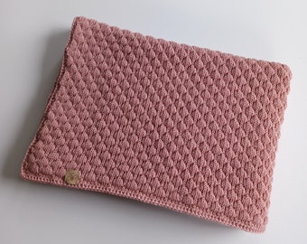 Weiche Babydecke aus Merinowolle extrafein 100 % Merinowolle in Rose pink gestrickt