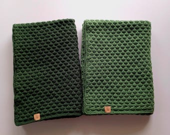 Hand-knitted baby blanket made from mulesing-free merino wool in forest green - soft blanket for newborns - gift for a new baby
