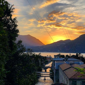 Goldener Sonnenuntergang über Bellano, Comer See (Lago di Como), Italien - Fine Art Fotografie | Druck oder gerahmt, Exquisite Italienische Bilder