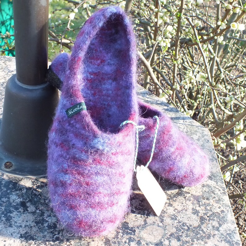 felt clogs size 40 lilac/red melange with latex sole image 2