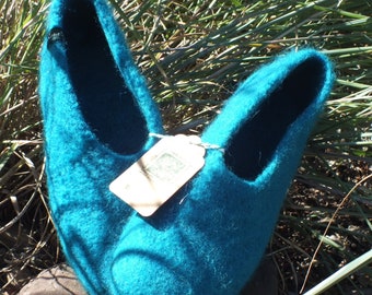 Felt shoes size 40 turquoise with non-slip latex sole