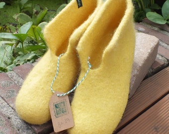 Felt boots size 39 lemon yellow with latex sole