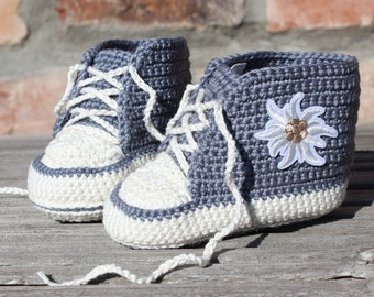 Traditionele babyschoenen Traditionele babyschoenen Traditionele babyschoenen Edelweiss grijs Beieren Oostenrijk Beieren Oostenrijk Beierse traditionele klauwplaten