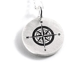 Pendentif avec gravure rose des vents boussole coordonnées GPS GEO symbole rose des vents et chaîne en argent 925 rond nom chaîne date initiale |PS408KE2
