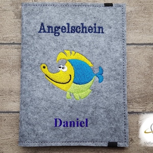 Hülle Etui Angelschein Fischereipass Petri Heil Angelscheinhülle Fischereipasshülle Namensbestickung Name Geschenk Angler Fangbuch angeln image 1