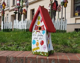 Abschiedsgeschenk Erzieherin - Vogelhaus für den Kindergarten, Vogelvilla personalisiert mit Namen der Kinder | wetterfeste Farben