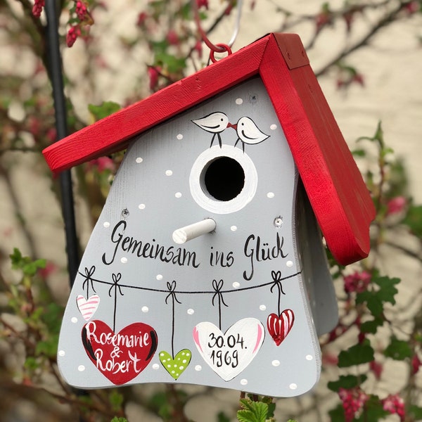 Wedding | Gift for the bridal couple | Birdhouse with personalization | Name and wedding date