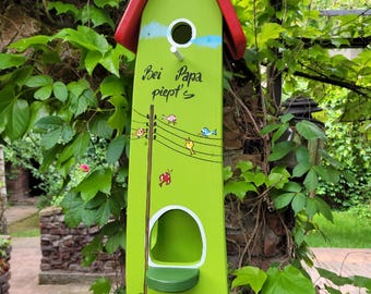 This combined birdhouse combines a lovingly designed nesting box and a practical feeding station - Father&#39;s Day, birthday, gift