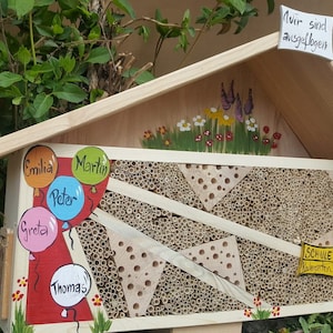 Bee house, bee hotel, kindergarten farewell gift, farewell gift, weatherproof, with children&#39;s name &quot;Hotel zur Sonne&quot;