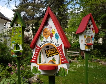 Abschiedsgeschenk Erzieherin - Vogelhaus für den Kindergarten, Vogelvilla personalisiert mit Namen der Kinder | wetterfeste Farben